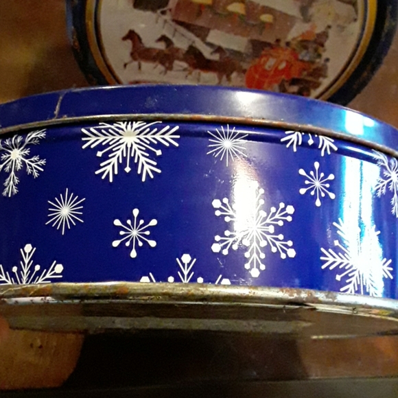 Christmas Tin  Cans (  2 ) - Picture 4 of 8